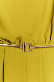 Combinaison à manche asymétrique avec ceinture