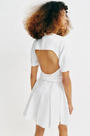 Robe courte avec ceinture