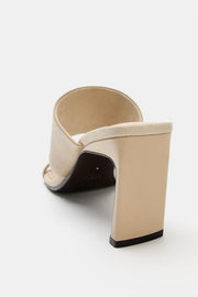 Mule en cuir à talon